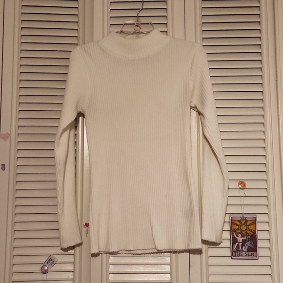 Vintage Sweaters - Motive 🍒 White Sweater